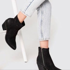 Dolce Vita Perforated Booties Black 8 Ankle Boots Block Heel Zip Up
